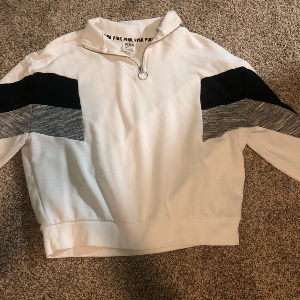 cropped sweatshirt